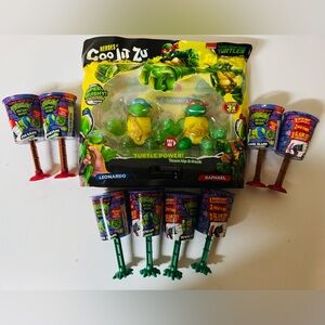 Teenage Mutant Ninja Turtles 2-Pack and 8 Sewer Slams
